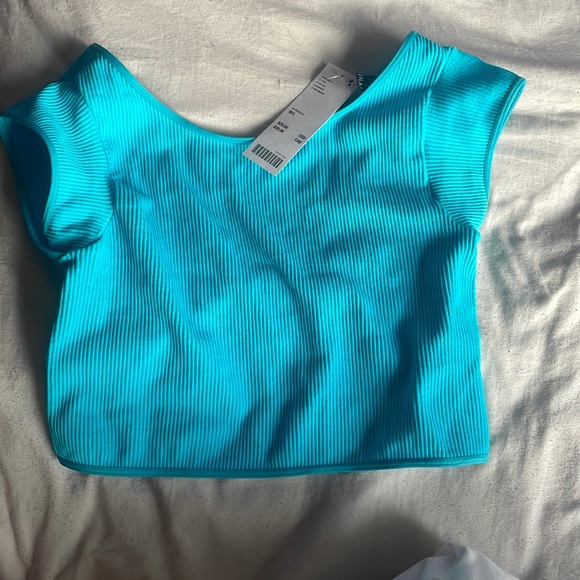 BRAND NEW WITH TAGS urban top - Picture 1 of 2